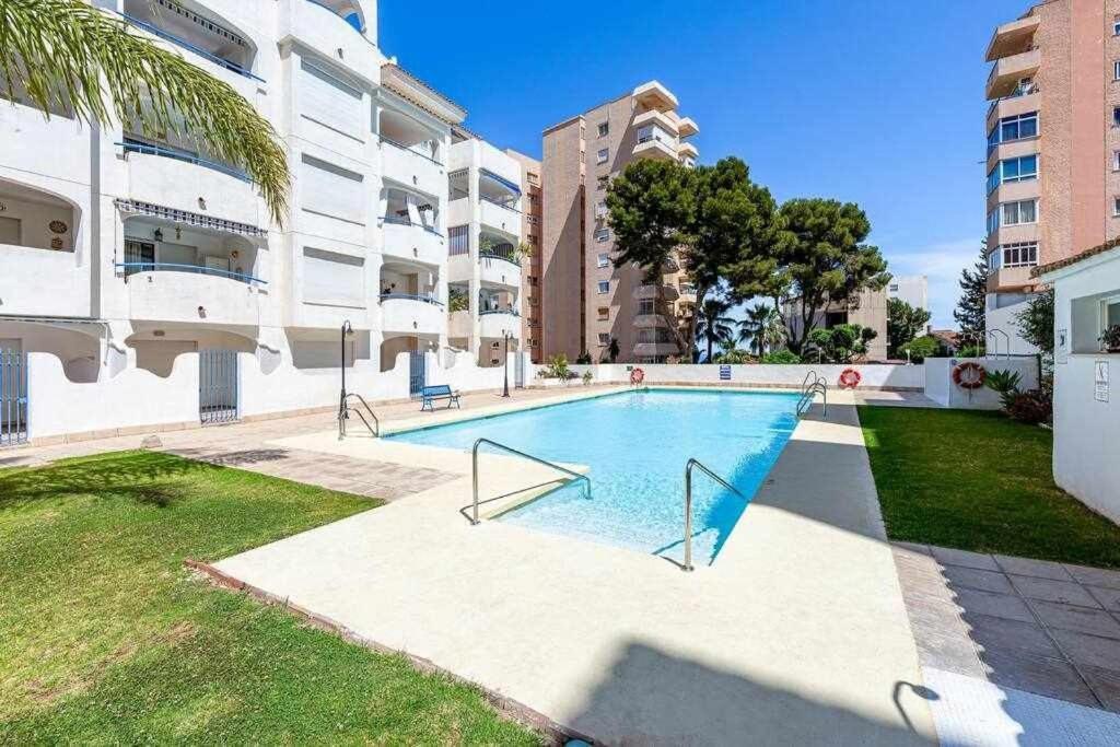 797 Holiday Rentals- Hermoso Apartamento Para 4 En Benalmádena Esterno foto