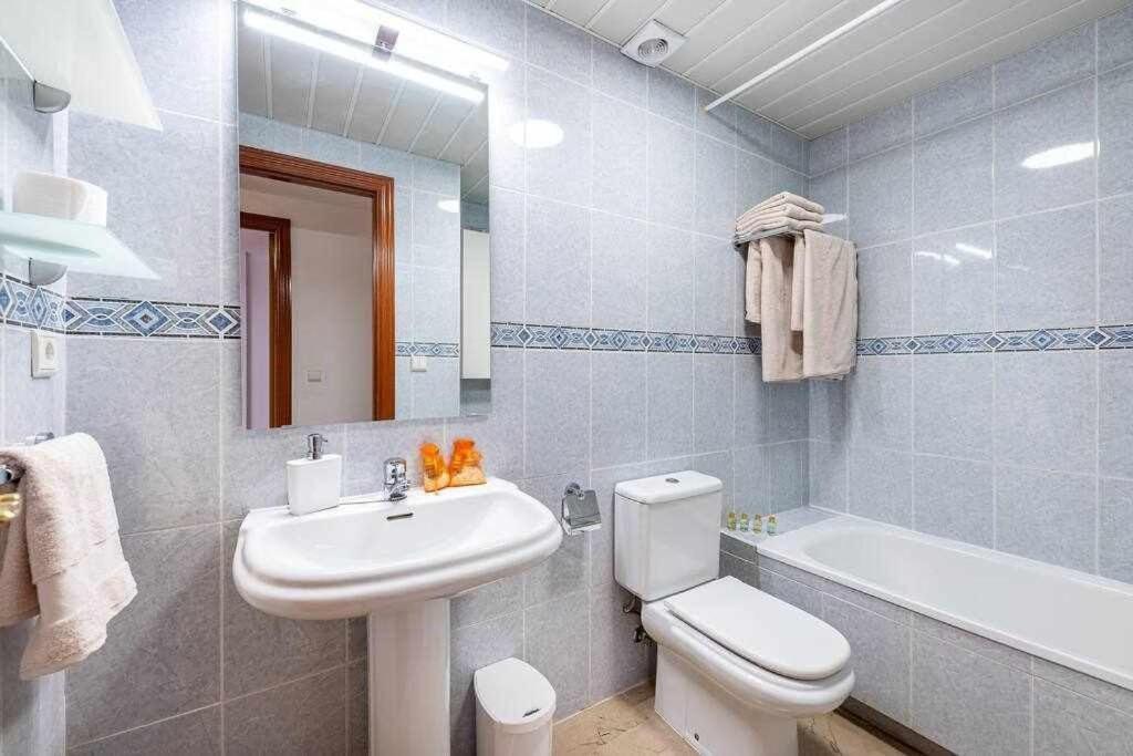 797 Holiday Rentals- Hermoso Apartamento Para 4 En Benalmádena Esterno foto